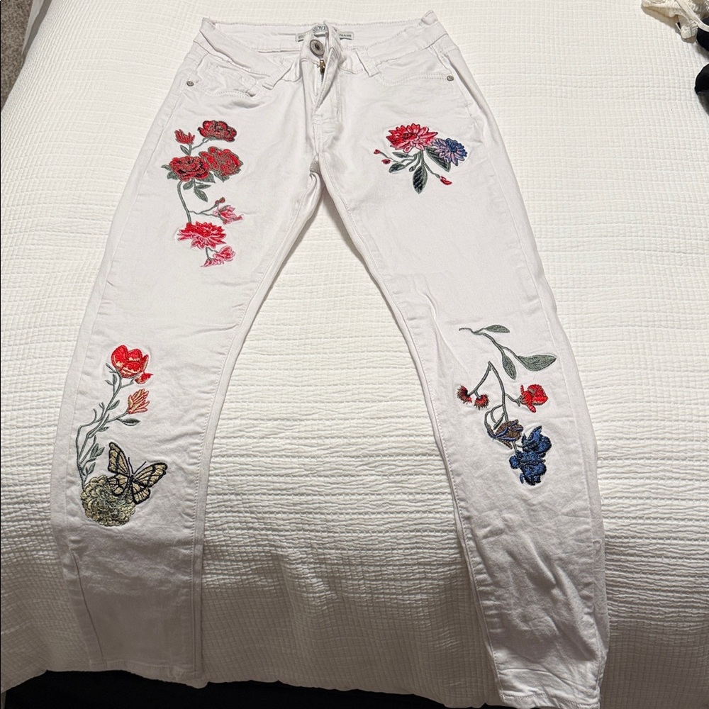 Floral Embroidered White Jeans